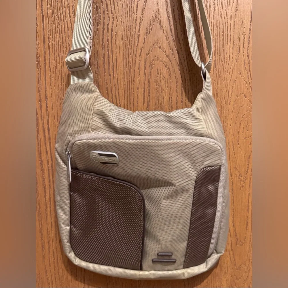 TUMI T-Tech Khaki / beige Unisex Ballistic Nylon Pockets Crossbody Messenger Bag